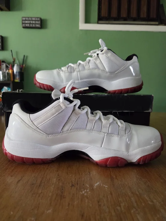 Air Jordan 11 Low "White Cherry" Mens Size 10.5 - Picture 5 of 9